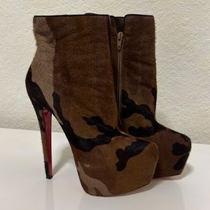 Christian Louboutin Daffodil’s booties, Poni Hair Camouflaged in brown, 39.5 EU